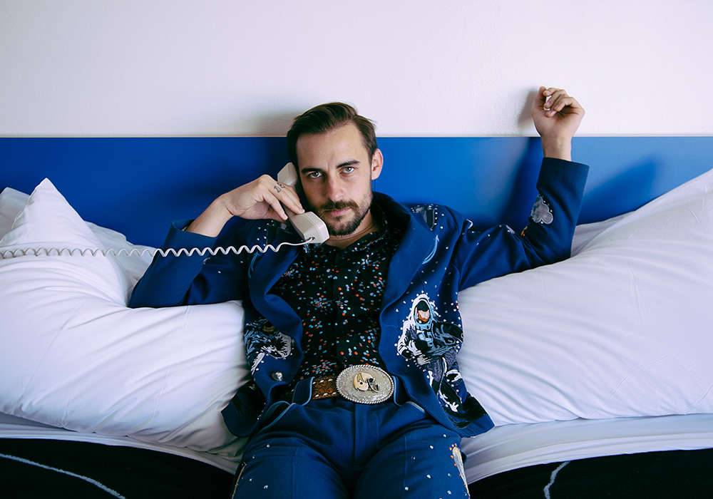 Robert Ellis returns to Europe in June